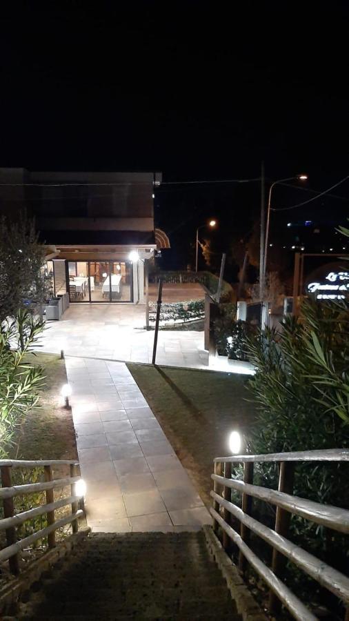 La Vecchia Fontana Del Convento Acomodação com café da manhã Giulianova Exterior foto